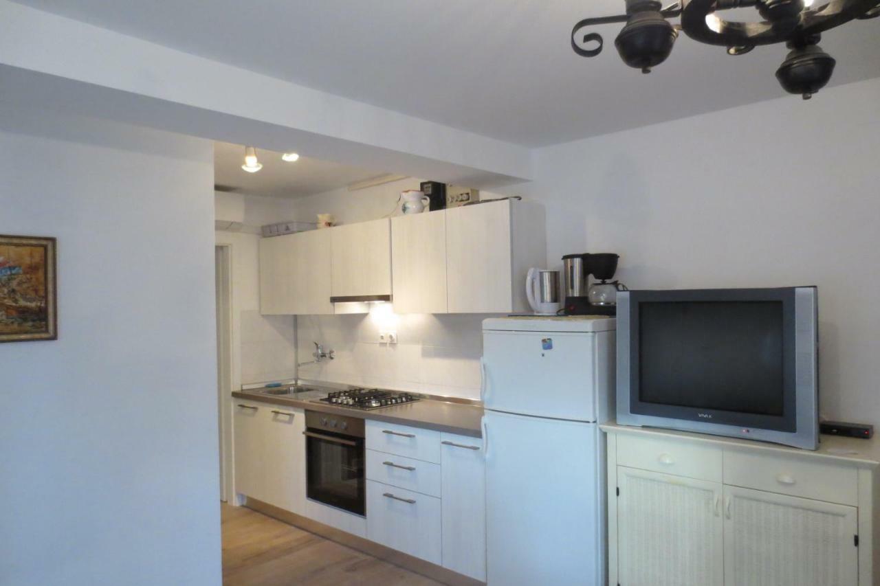 Apartment Petrinic V Pula Exterior photo